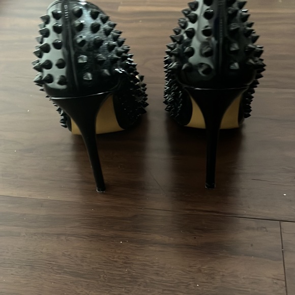 Black stilettos . Worn once. Size 37 - Picture 2 of 3